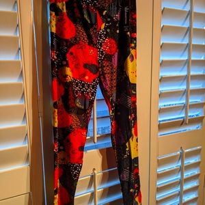 Floral print leggings!! One size!!.